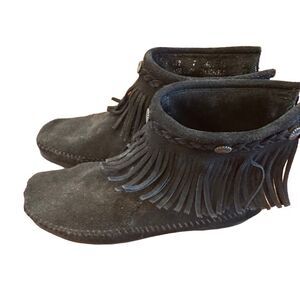 Minnetonka Black Suede Zip Hardsole Boot- Size 8